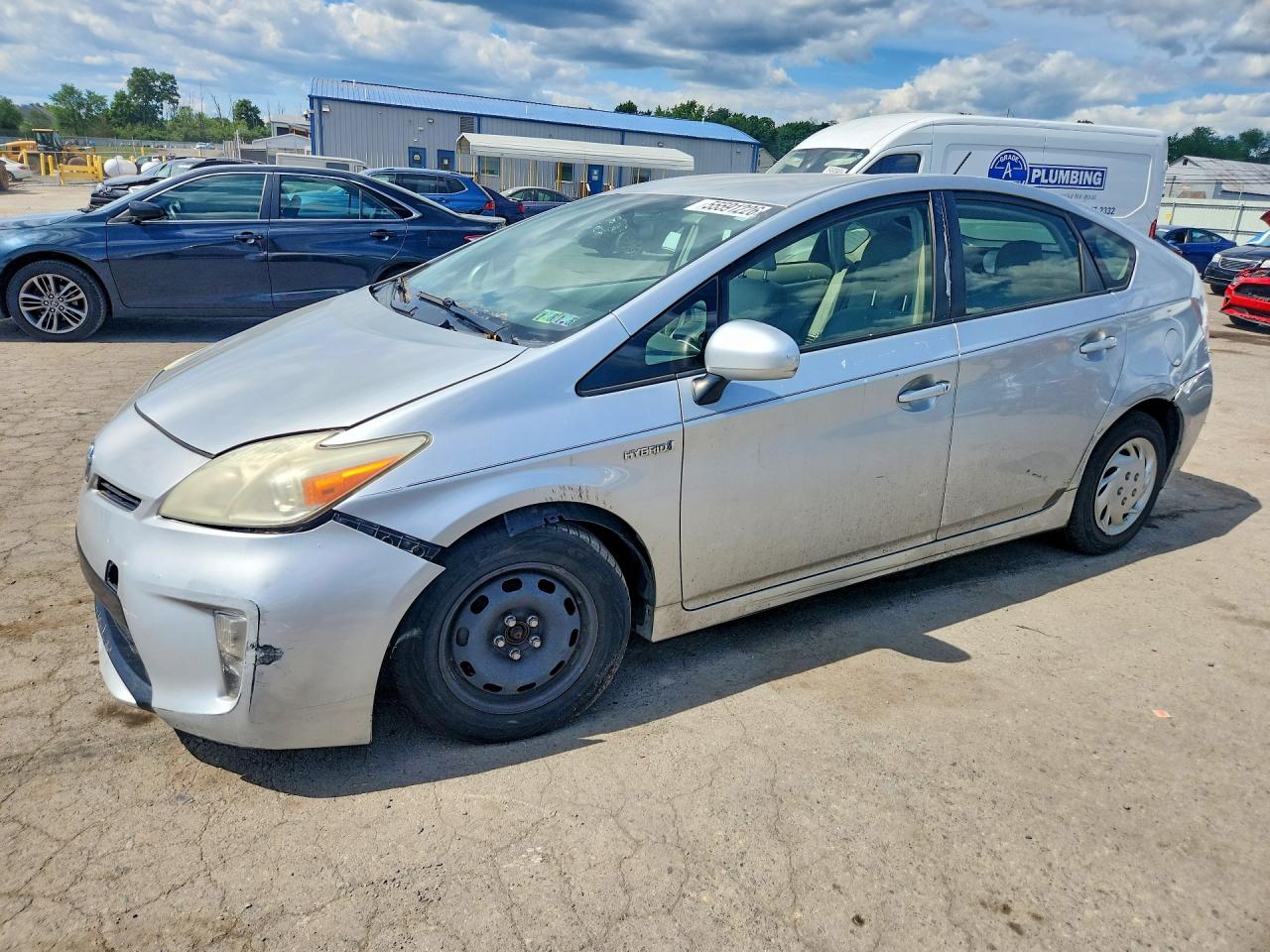 Salvage Toyota Prius Image
