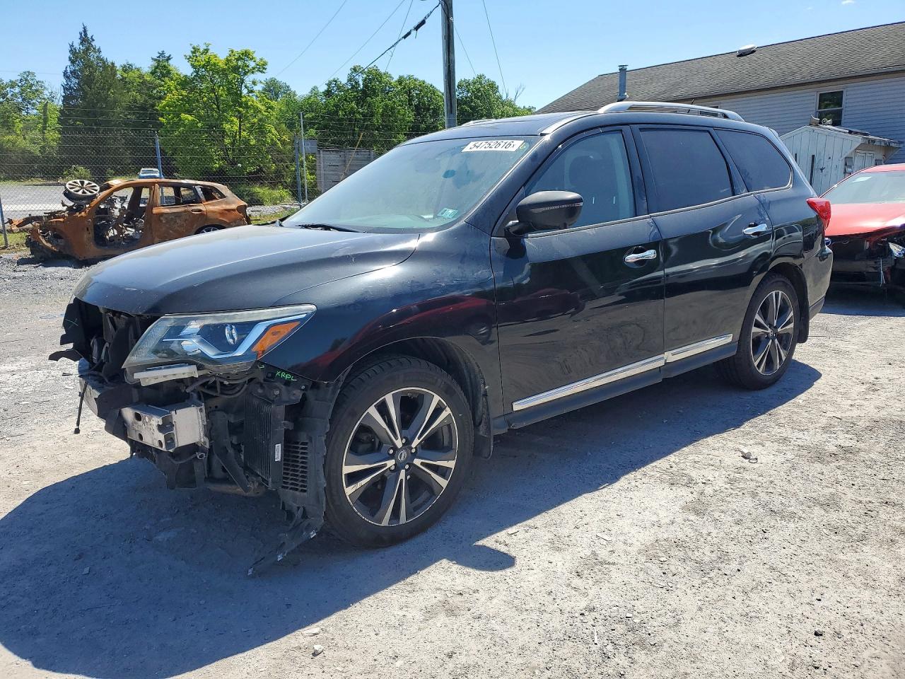 Salvage Nissan Pathfinder Image