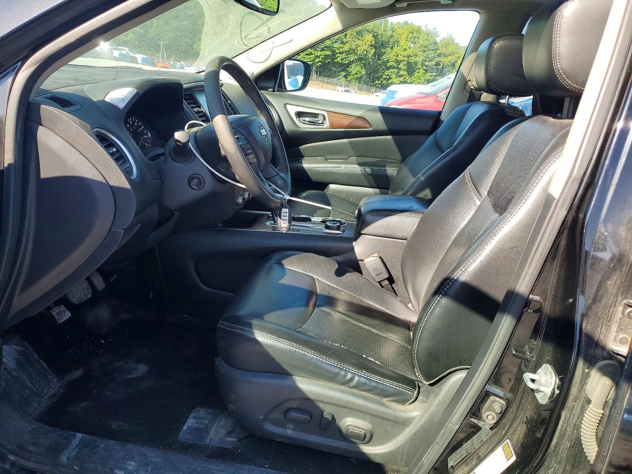 Nissan Pathfinder Platinum