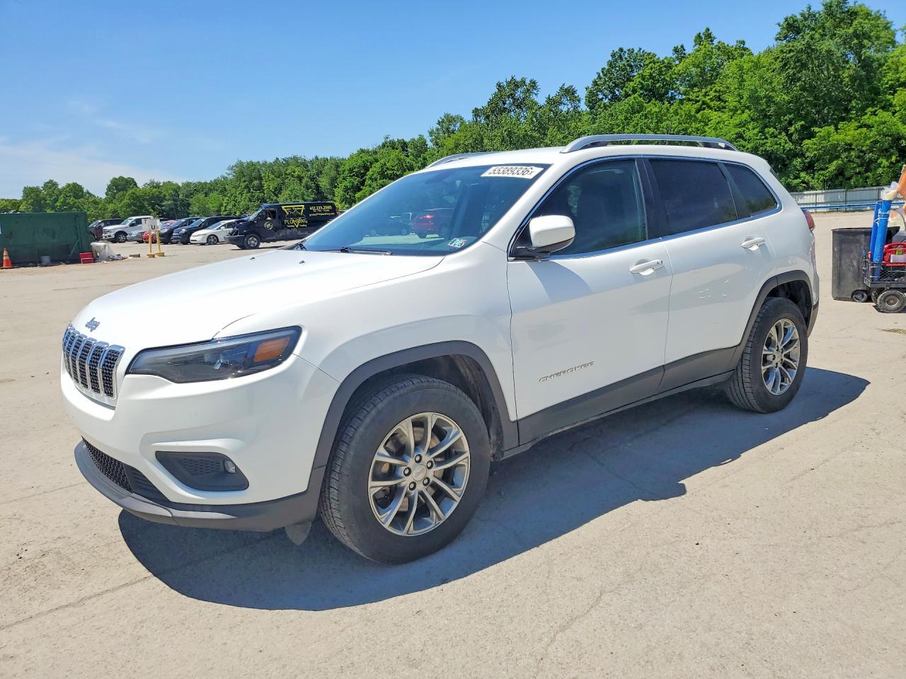 Salvage Jeep Cherokee Image