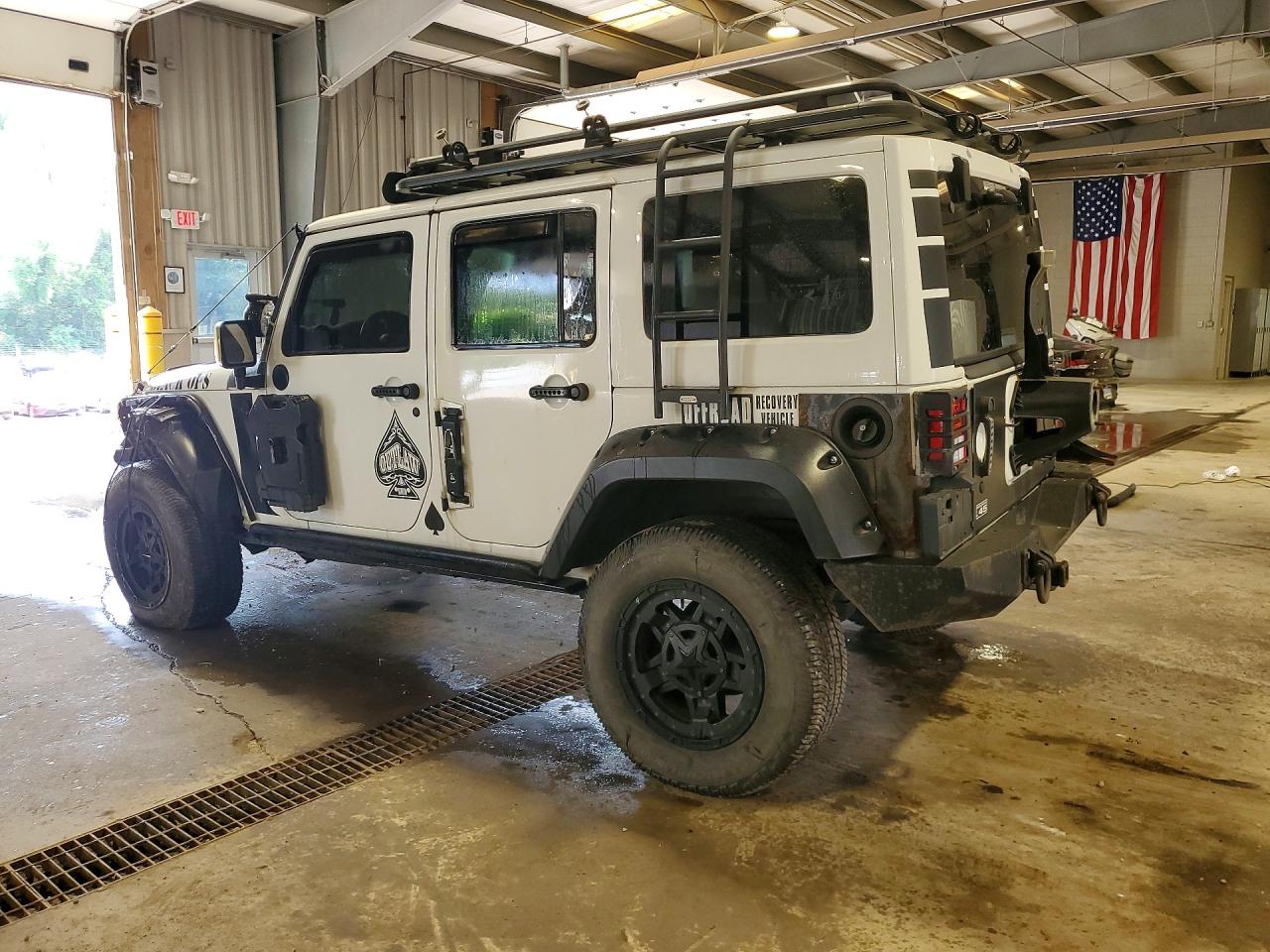 Jeep Wrangler Sahara