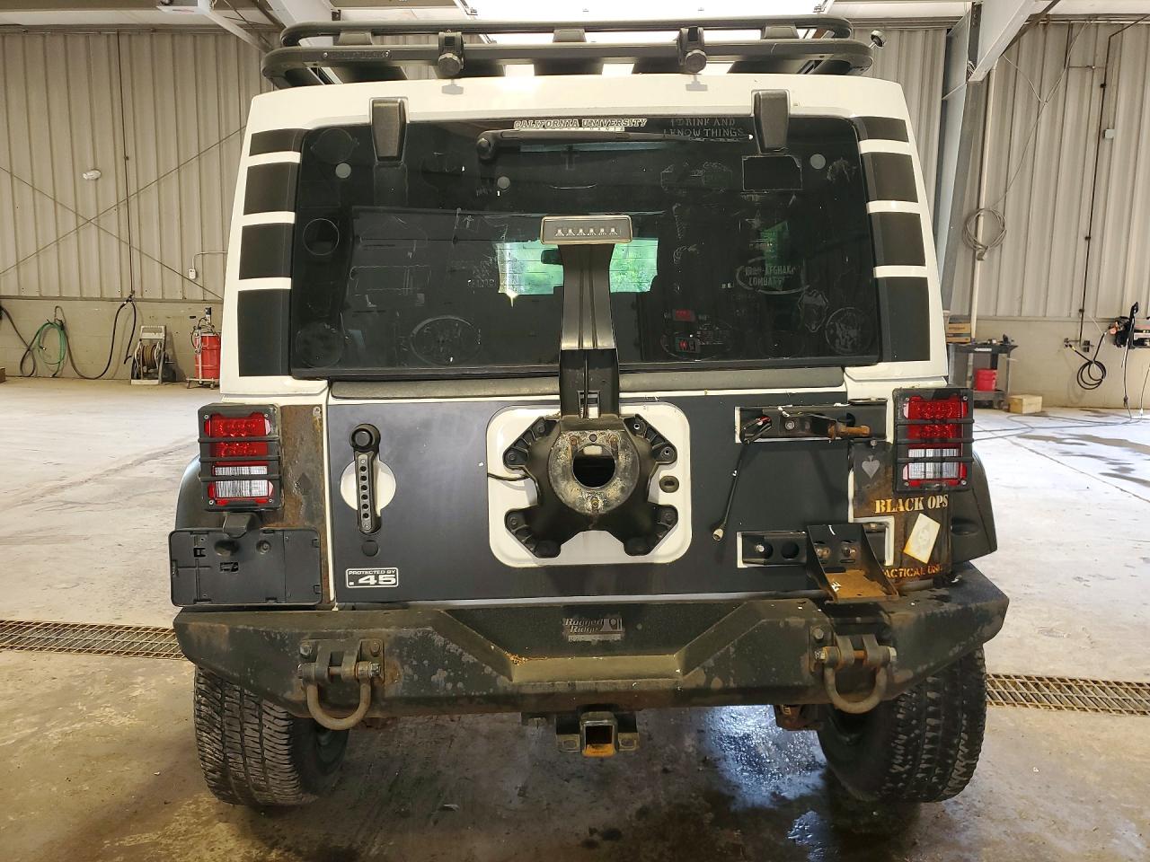 Jeep Wrangler Sahara