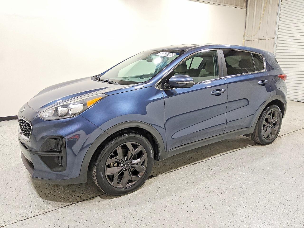 Salvage Kia Sportage Image