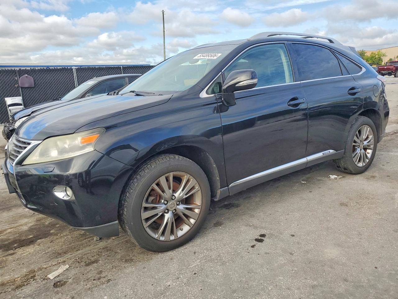 Salvage Lexus RX Image