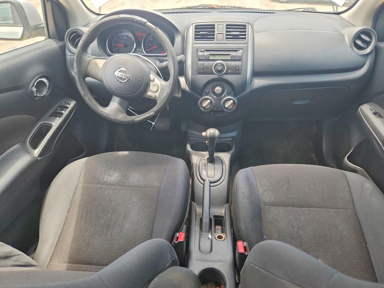 Nissan Versa 1.6 S