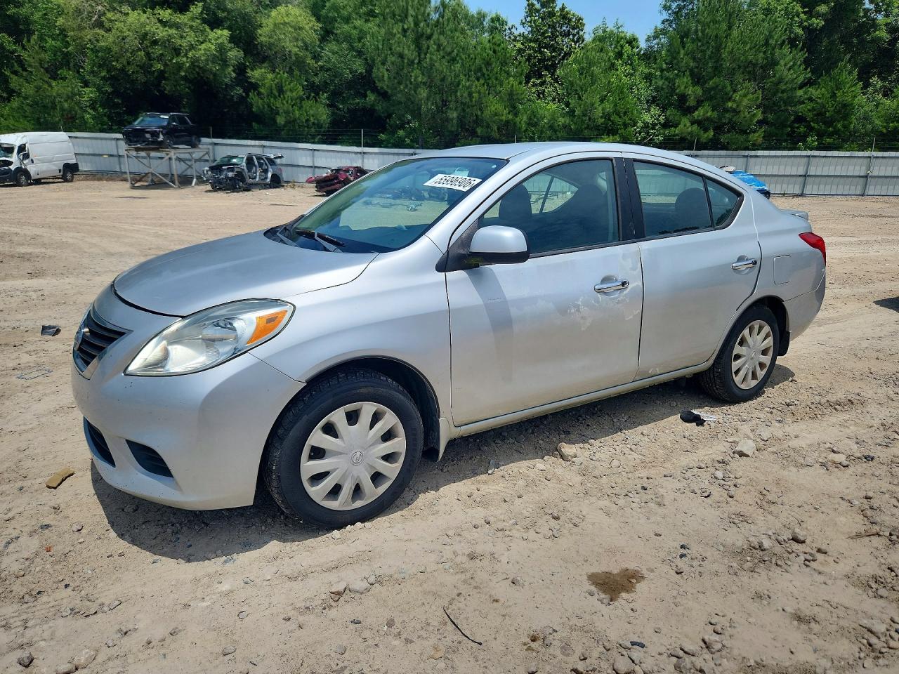 Salvage Nissan Versa Image
