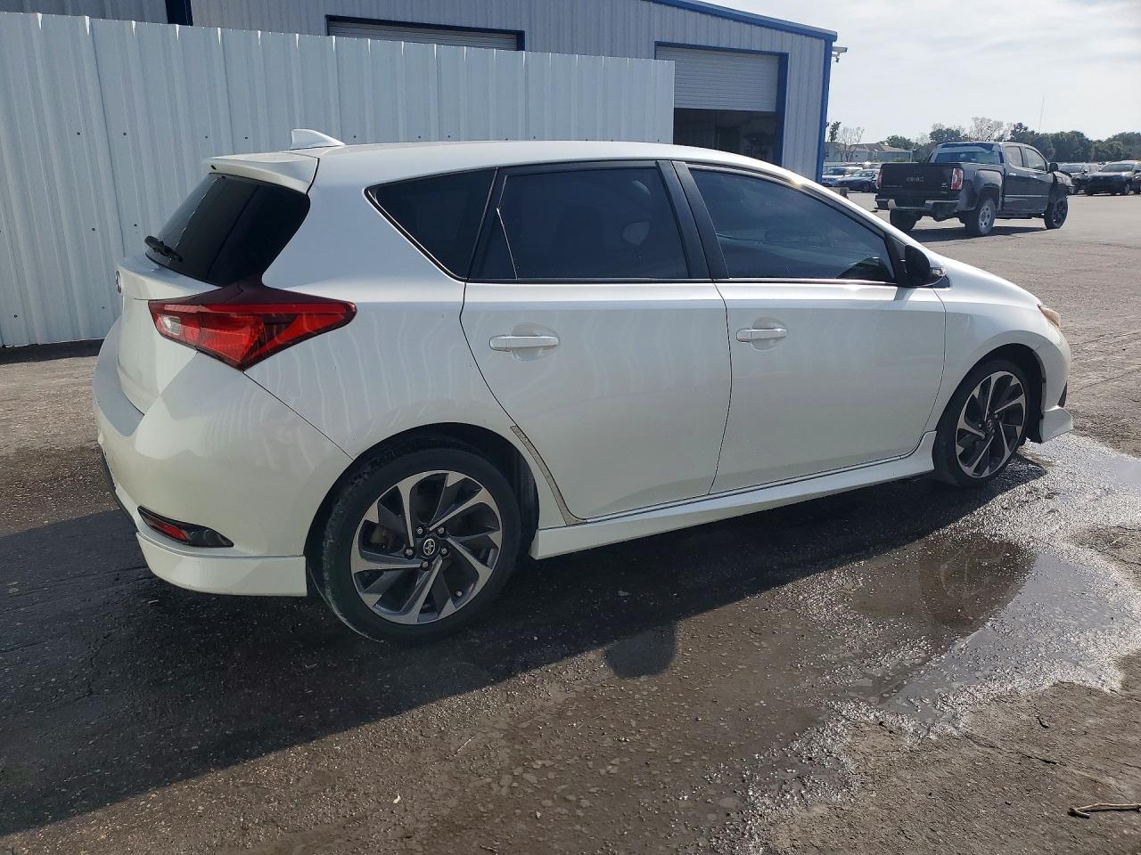 Scion iM Base