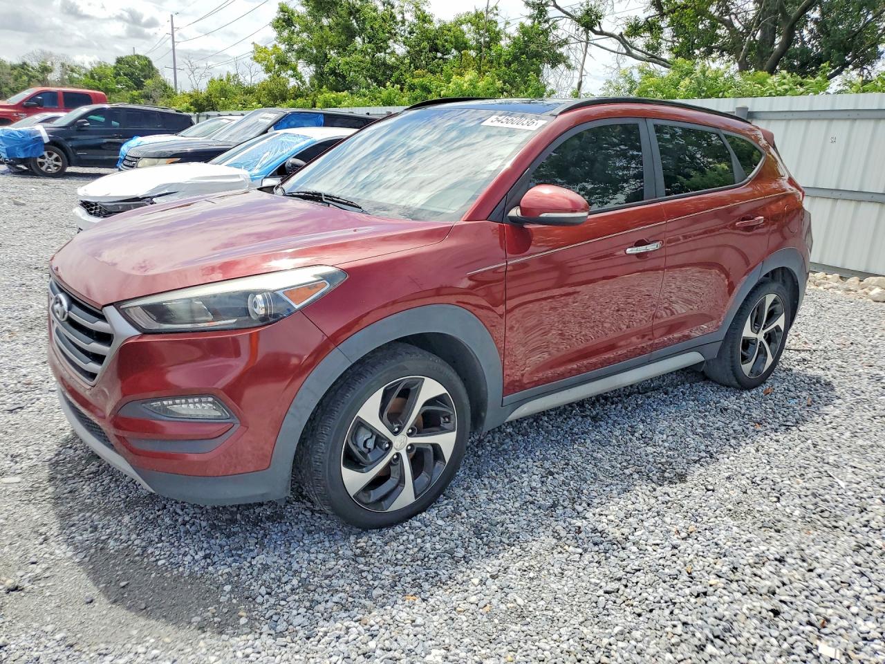 Salvage Hyundai TUCSON Image