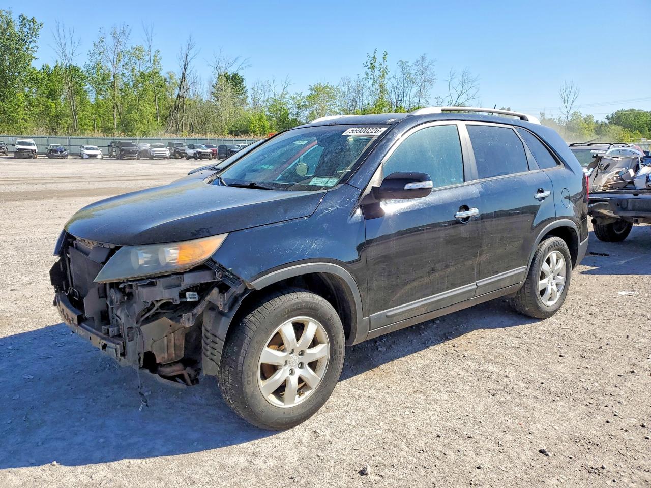 Salvage Kia Sorento Image