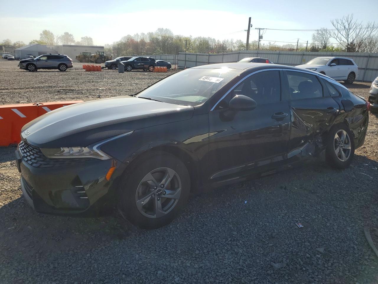 Salvage Kia K5 Image
