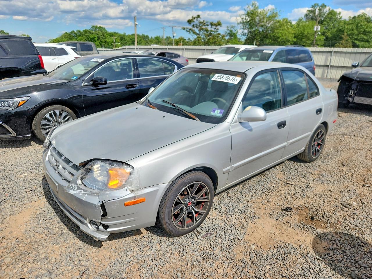 Salvage Hyundai ACCENT Image
