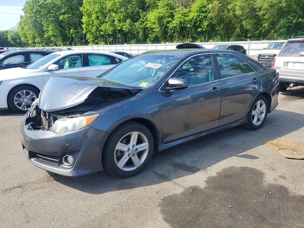Salvage Toyota Camry Image