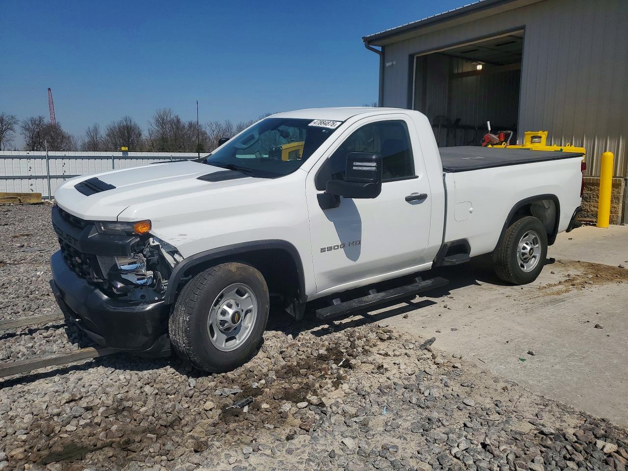 Salvage Chevrolet Silverado Image