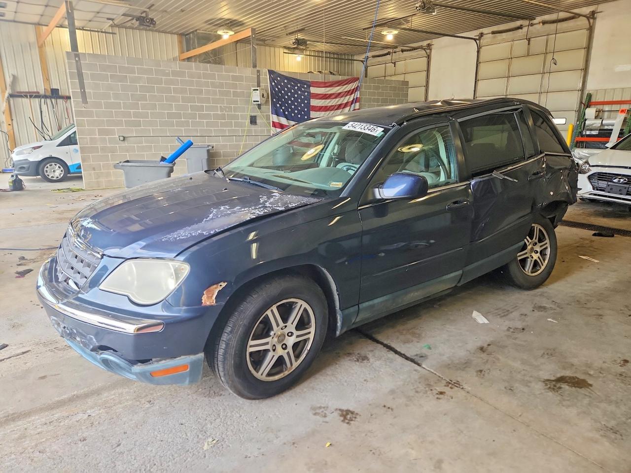 Salvage Chrysler Pacifica Image