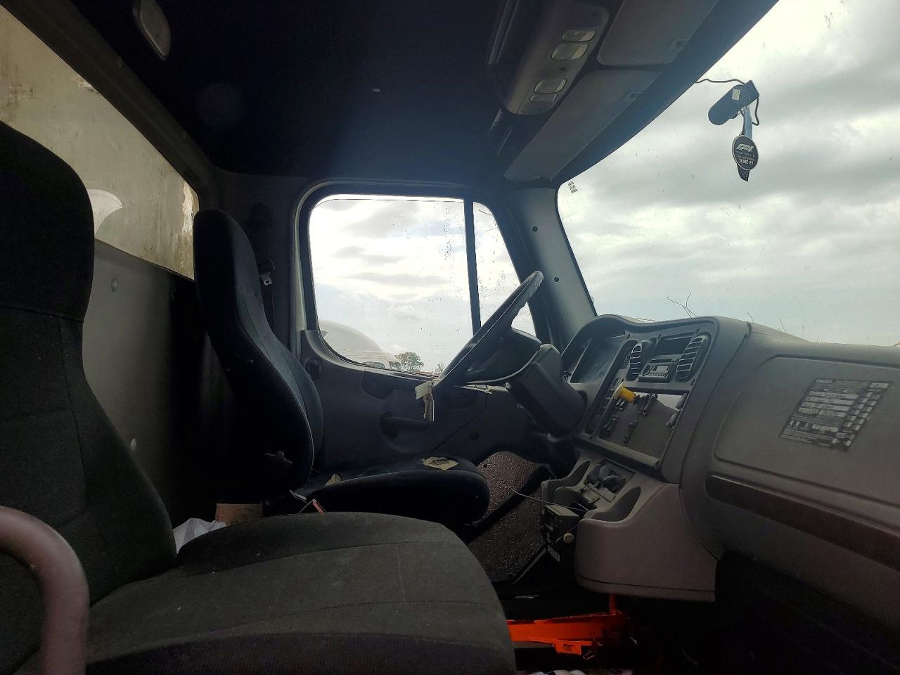 Freightliner M2