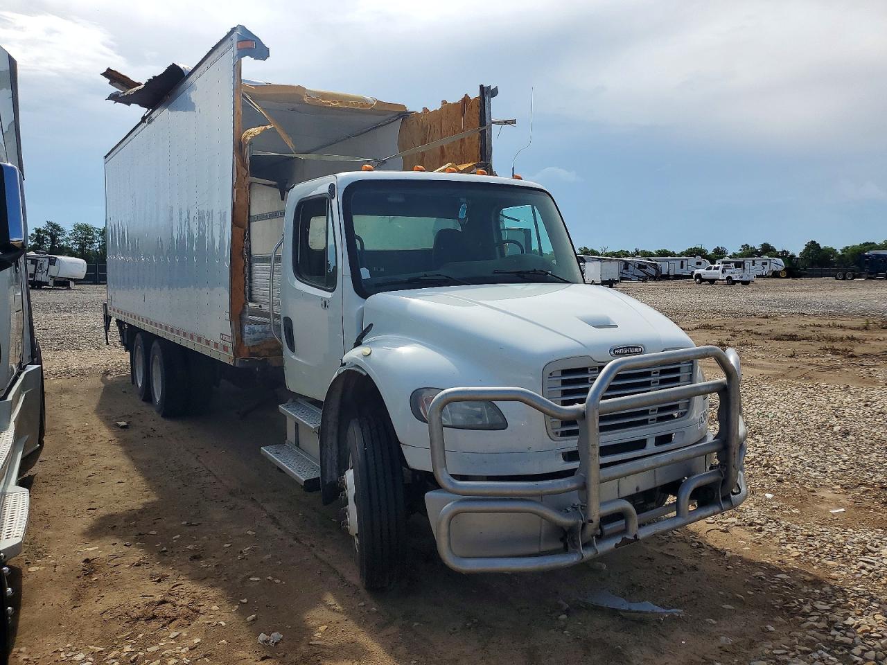 Salvage Freightliner M2 Image