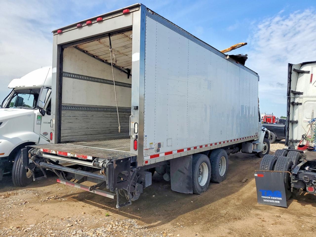 Freightliner M2
