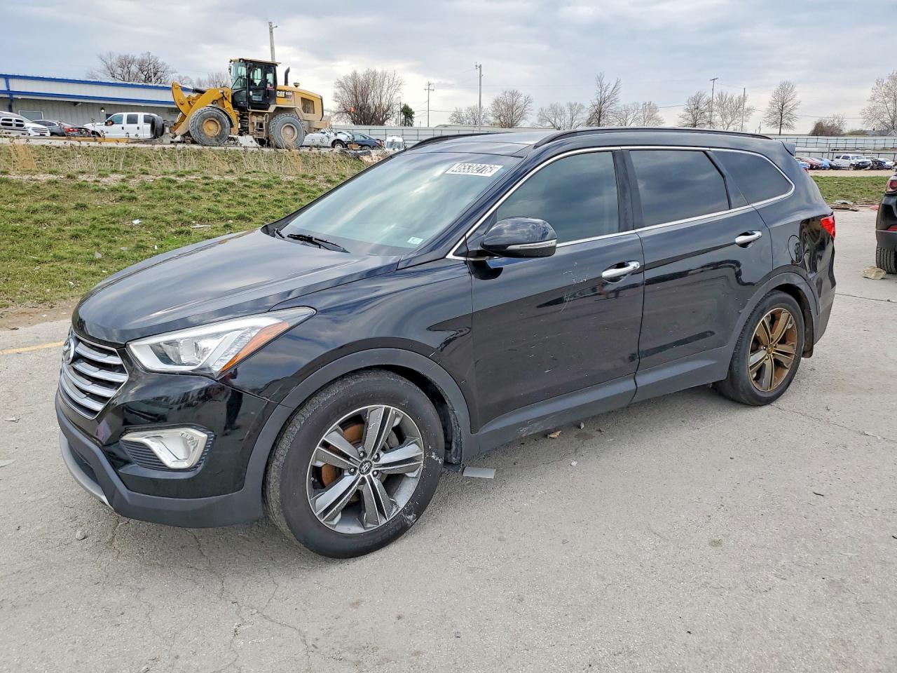 Salvage Hyundai SANTA FE Image