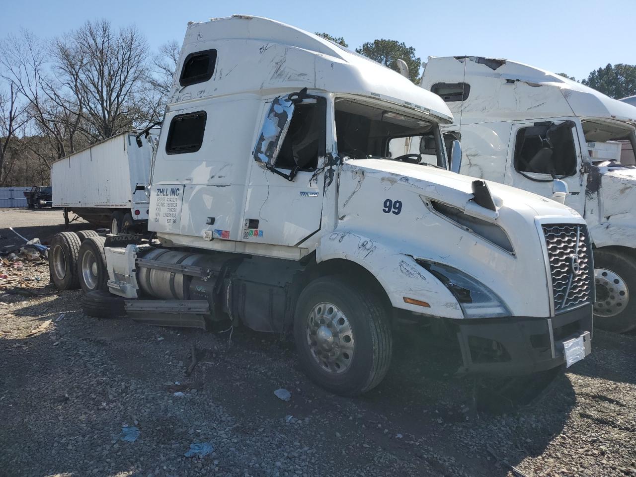 Salvage Volvo Vn Image