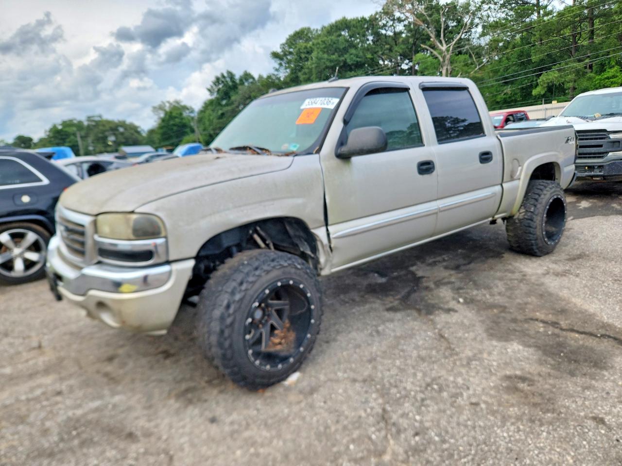 Salvage GMC Sierra Image