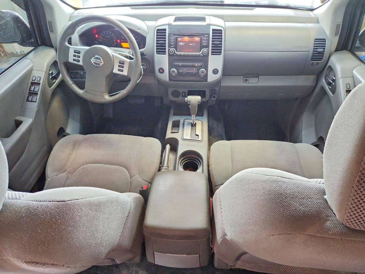 Nissan Frontier Sv