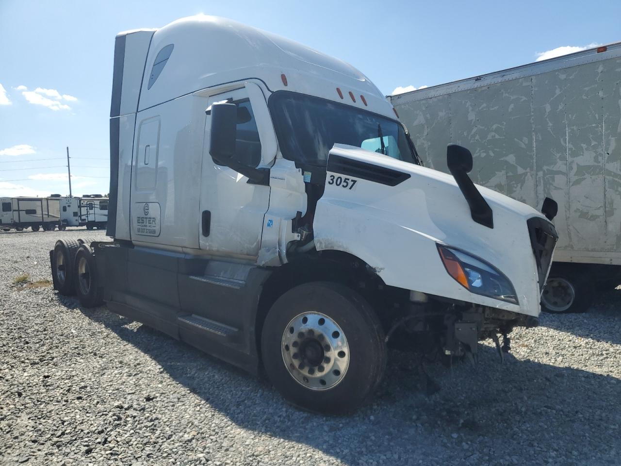 Salvage Freightliner Cascadia 126 Image
