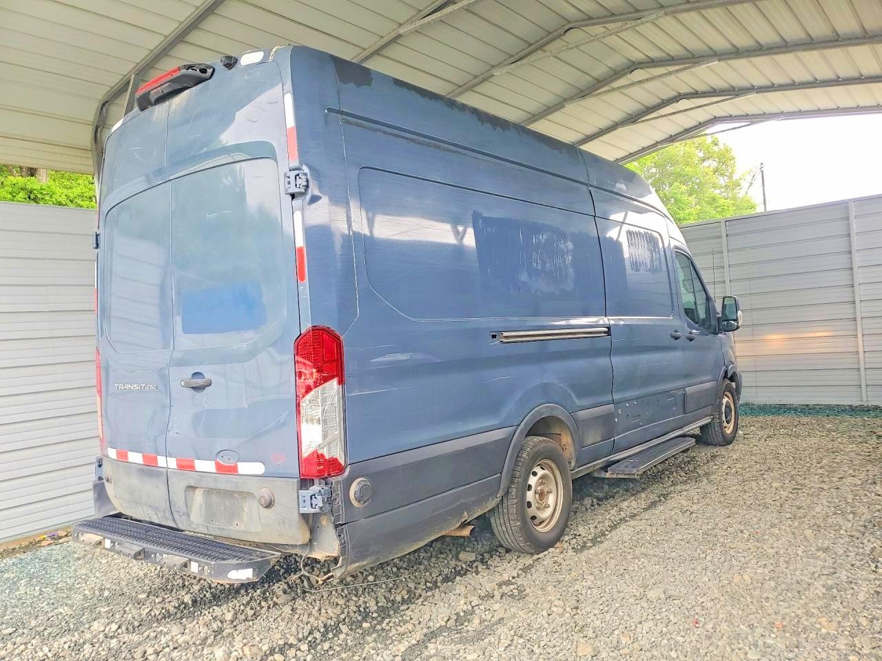 Ford Transit T-250