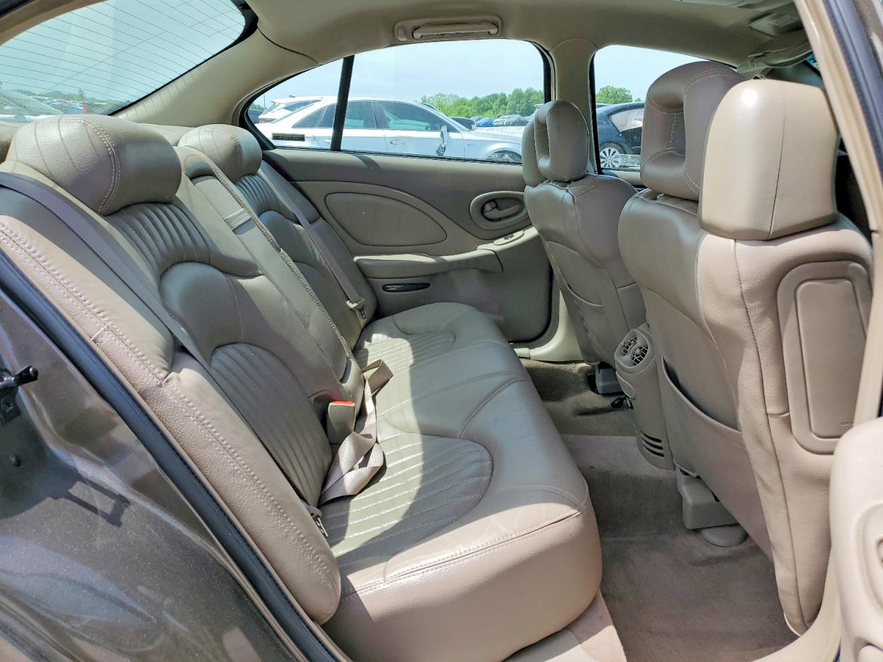 Pontiac Bonneville Se
