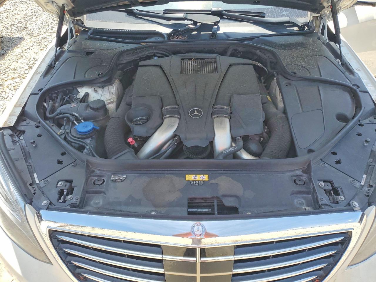 Mercedes-Benz S-Class 550