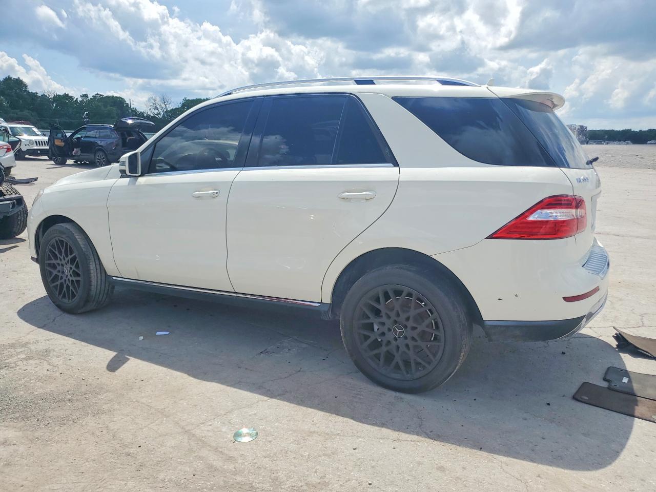 Mercedes-Benz M-Class 350 Bluetec
