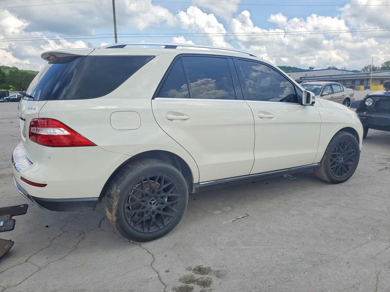 Mercedes-Benz M-Class 350 Bluetec