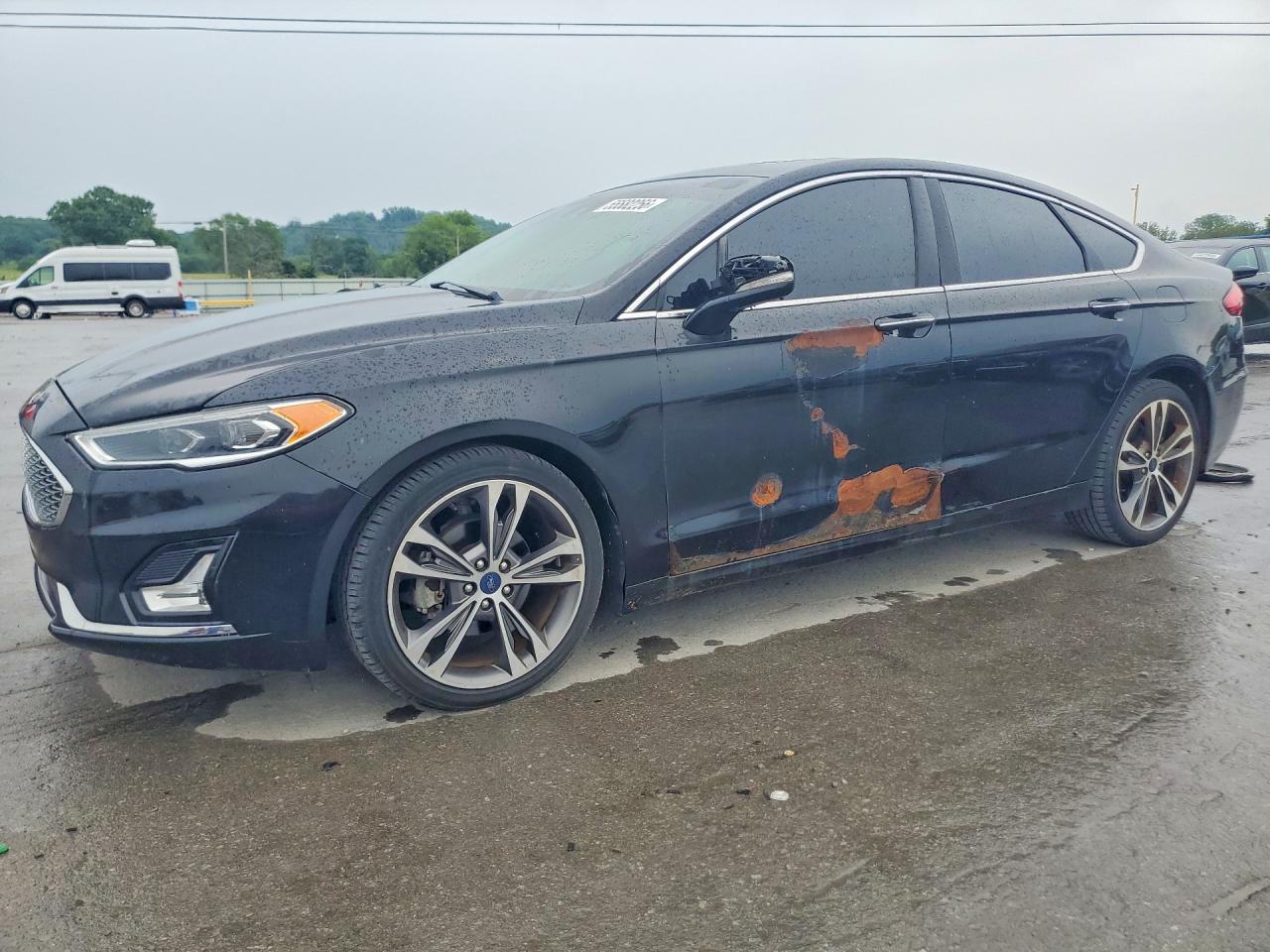 Salvage Ford Fusion Image