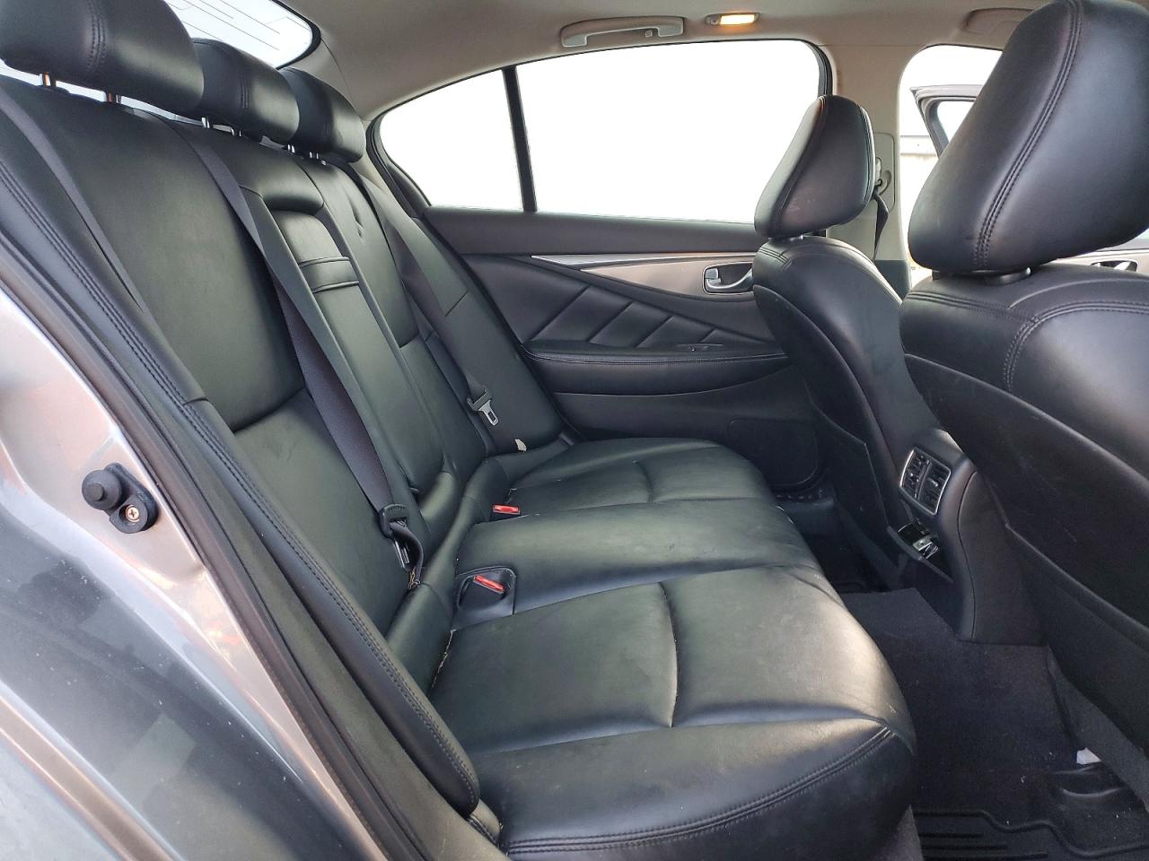 INFINITI Q50 Base