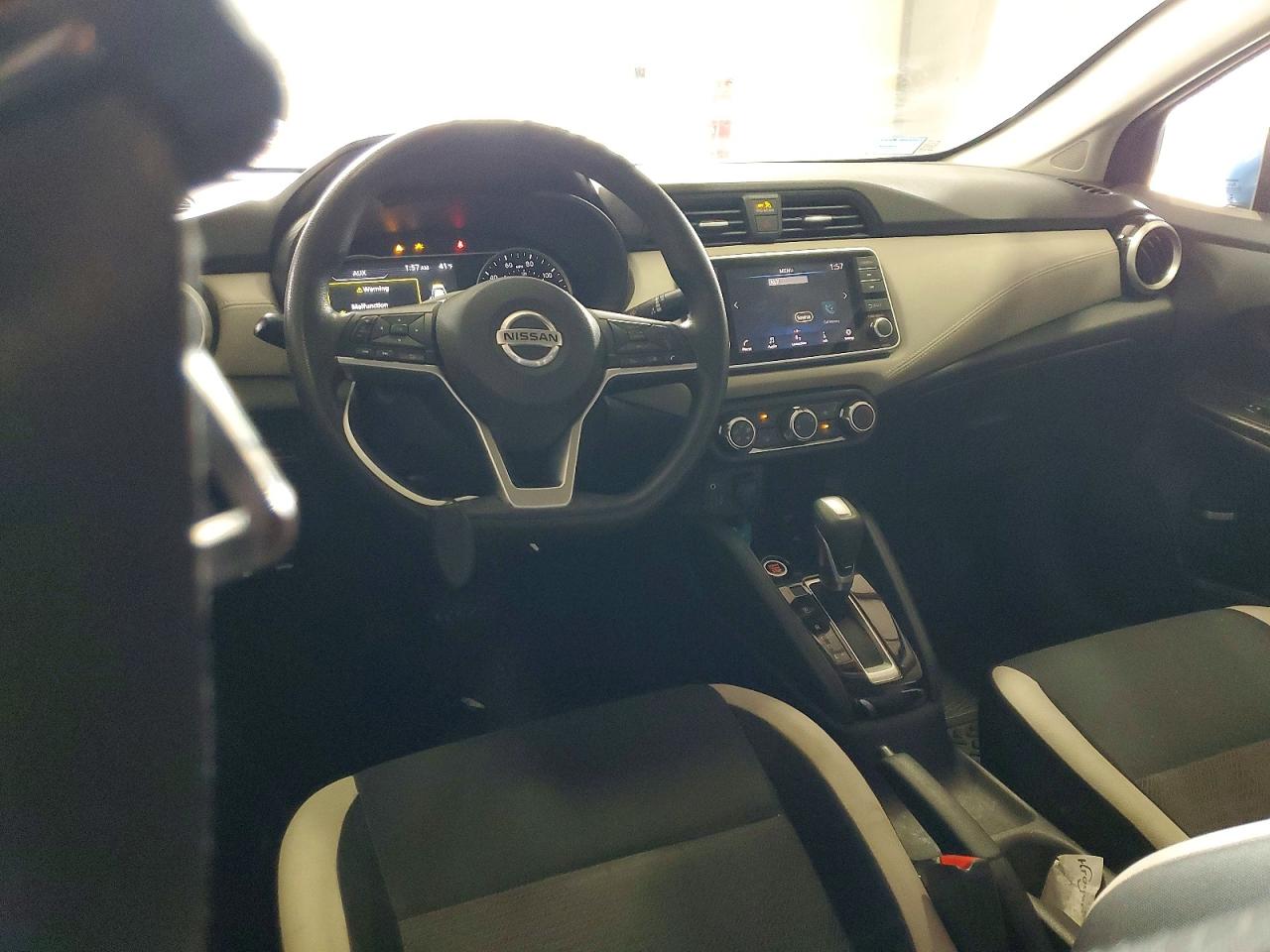 Nissan Versa Sv