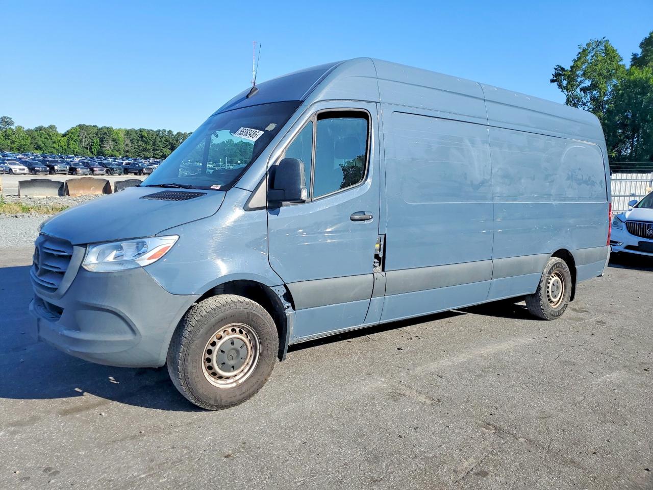 Salvage Mercedes-Benz Sprinter Image