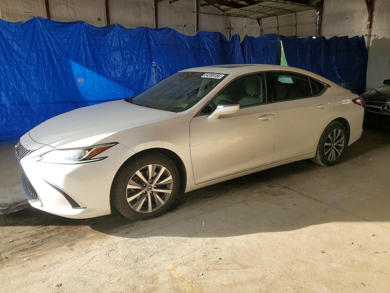 Salvage Lexus Es Image
