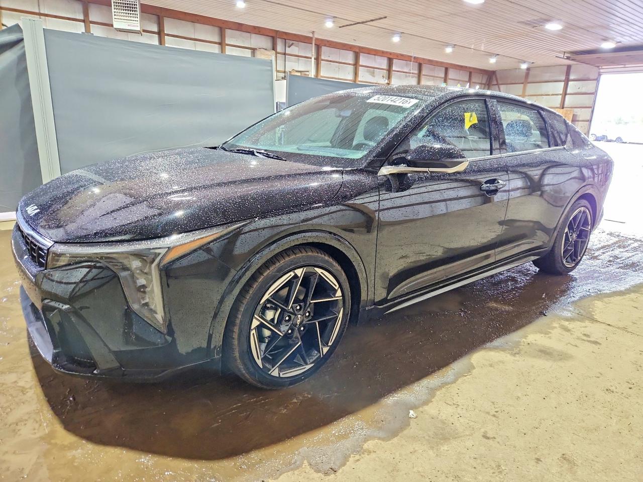 Salvage Kia K4 Image