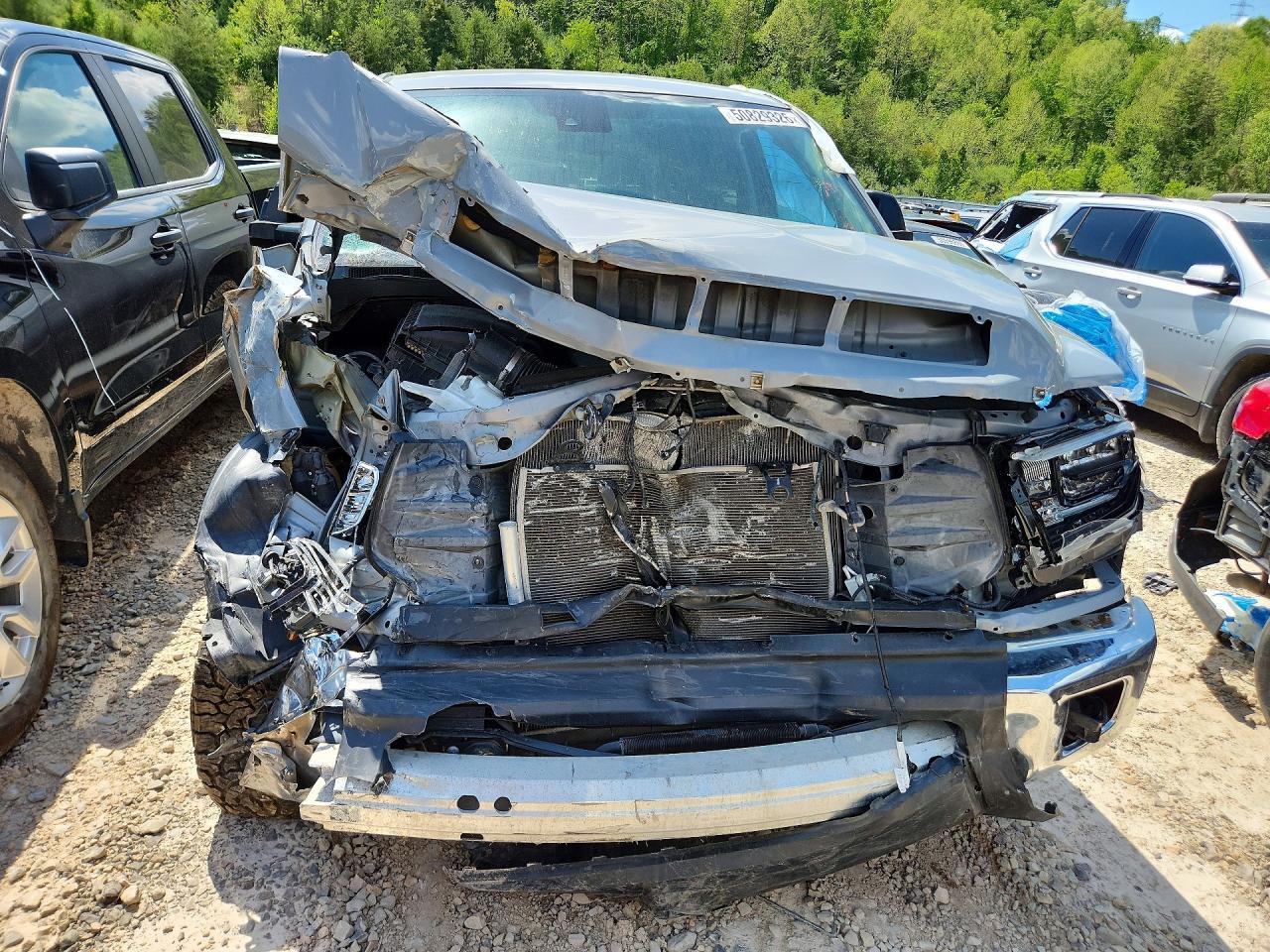 Toyota Tundra Sr5