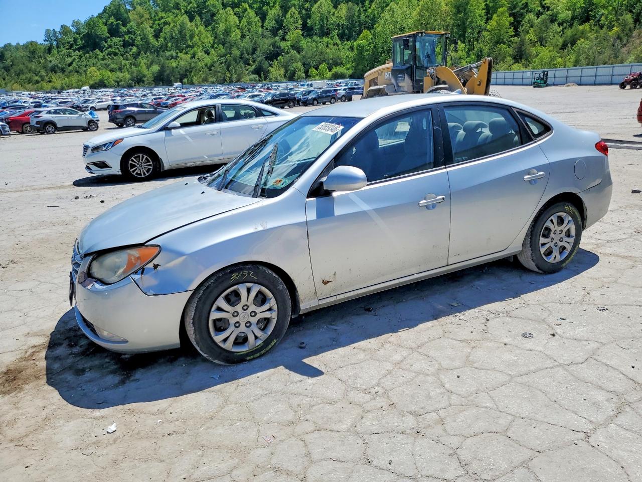 Salvage Hyundai ELANTRA Image