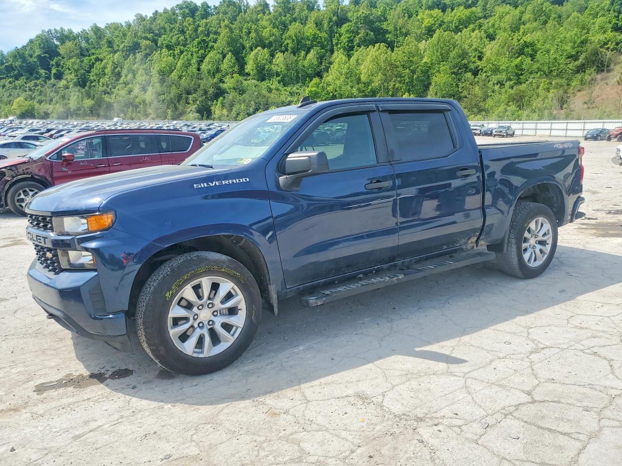 Salvage Chevrolet Silverado Image