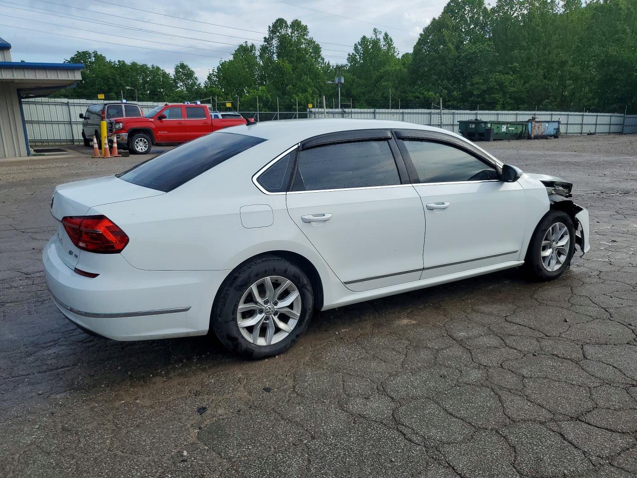 Volkswagen Passat S