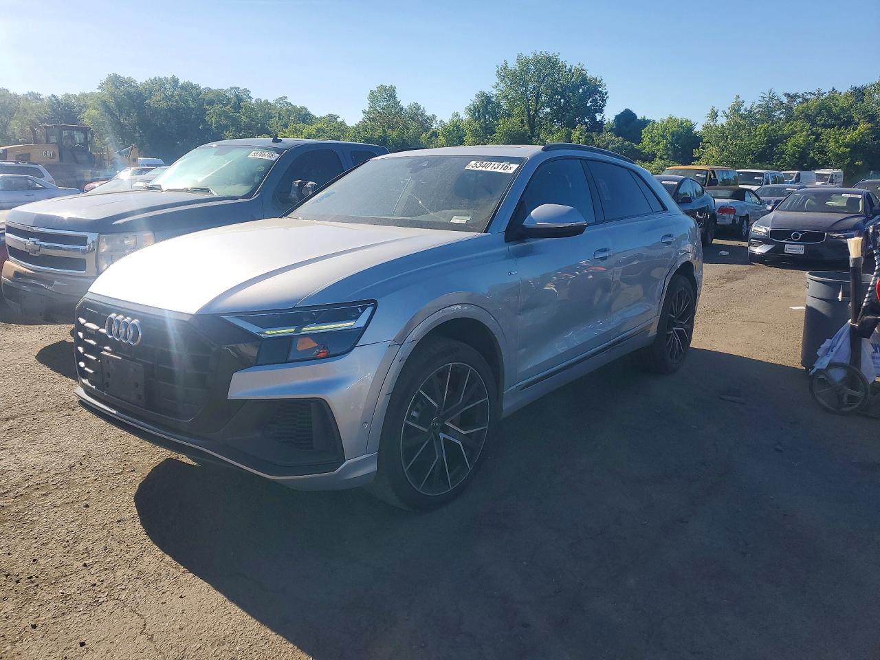 Salvage Audi Q8 Image