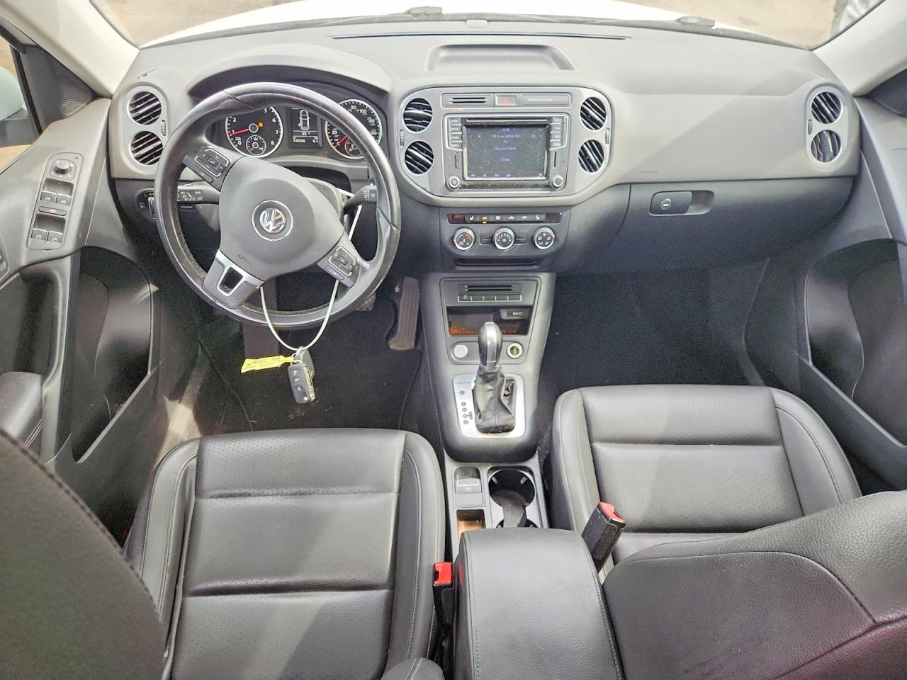Volkswagen Tiguan S
