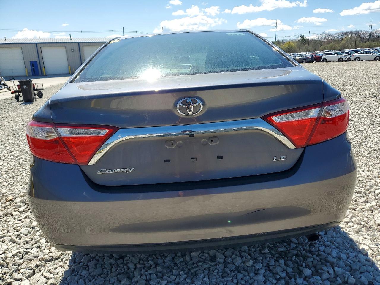 Toyota Camry Le