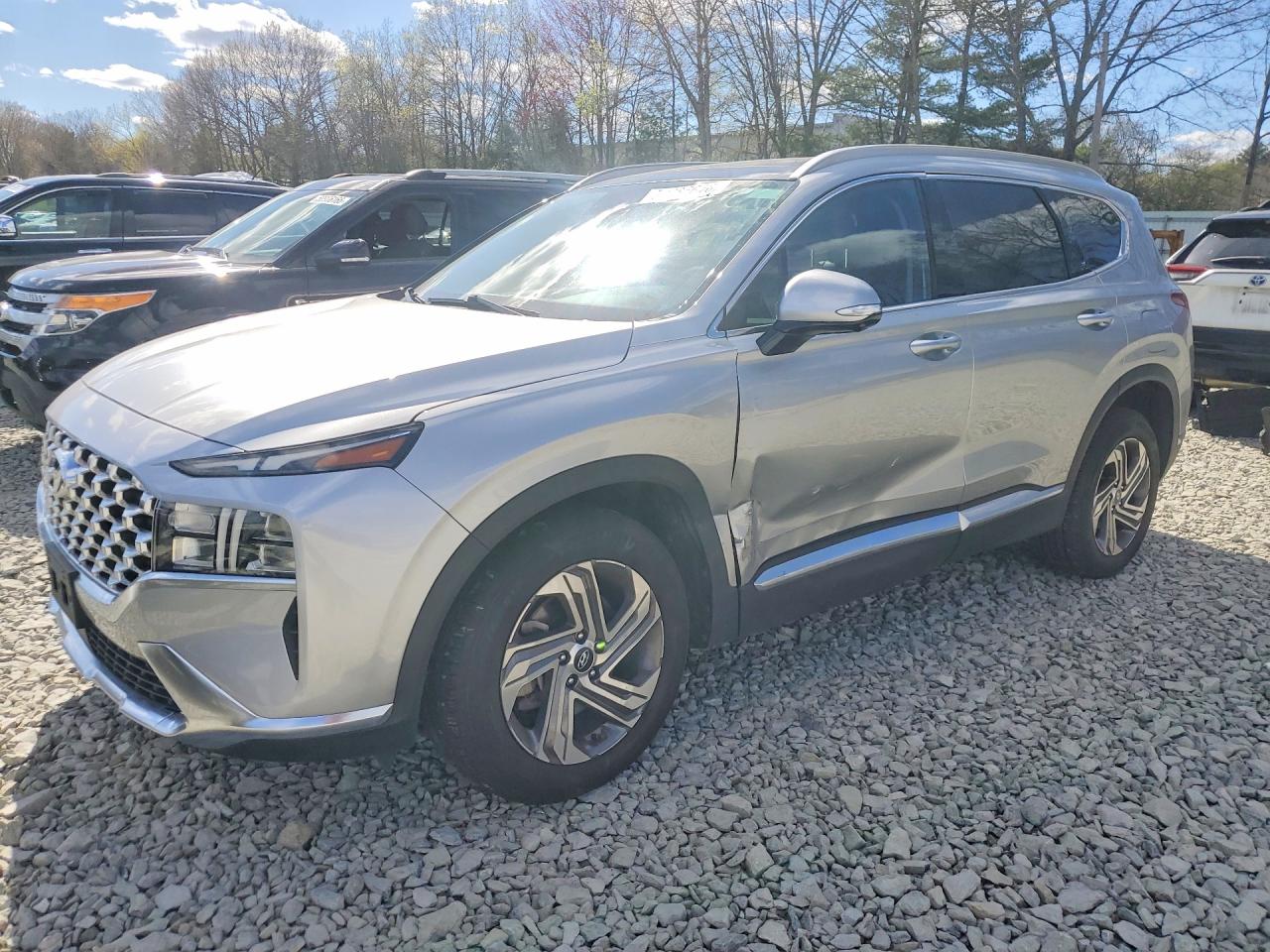 Salvage Hyundai SANTA FE Image
