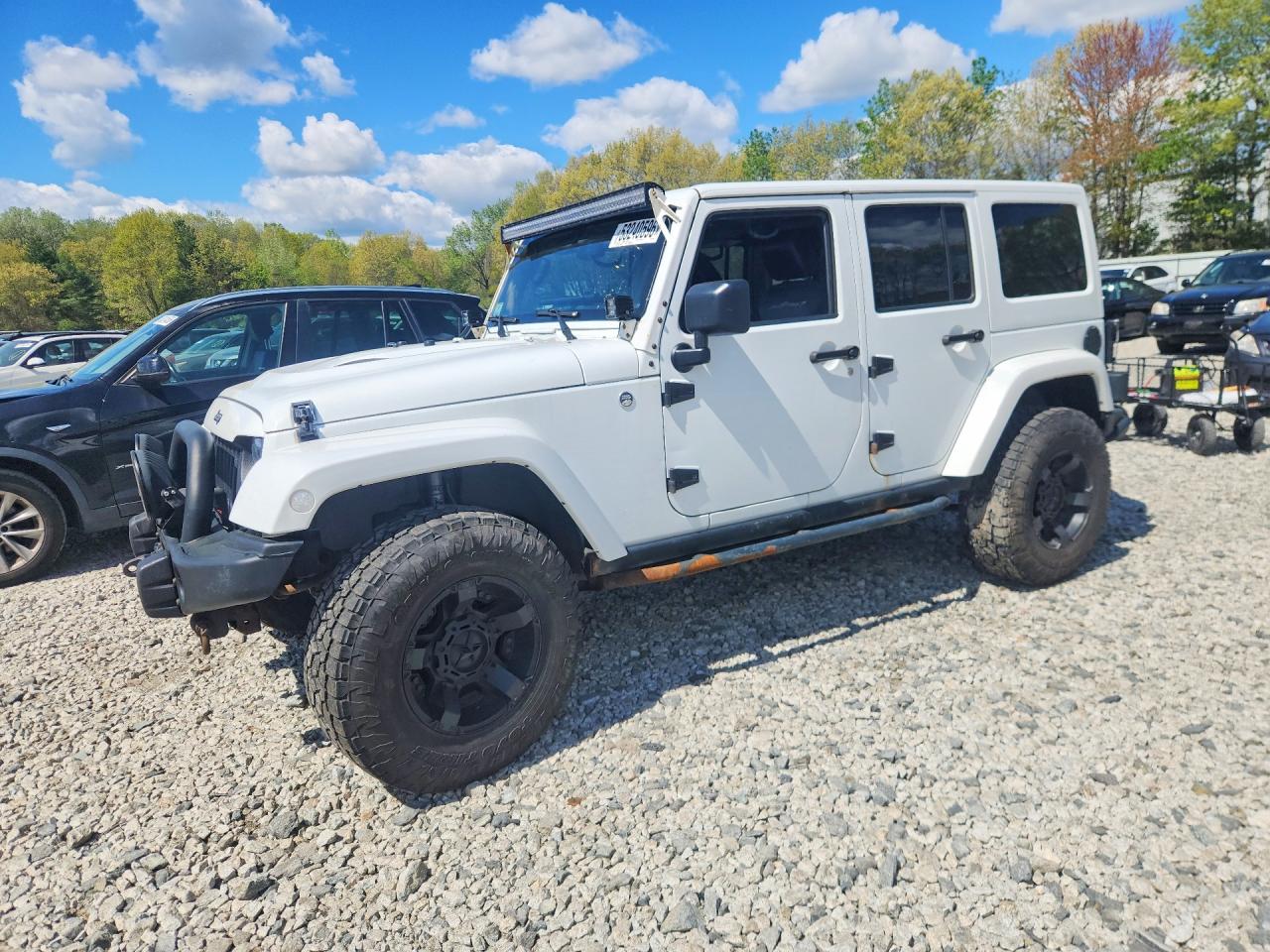 Salvage Jeep Wrangler Image