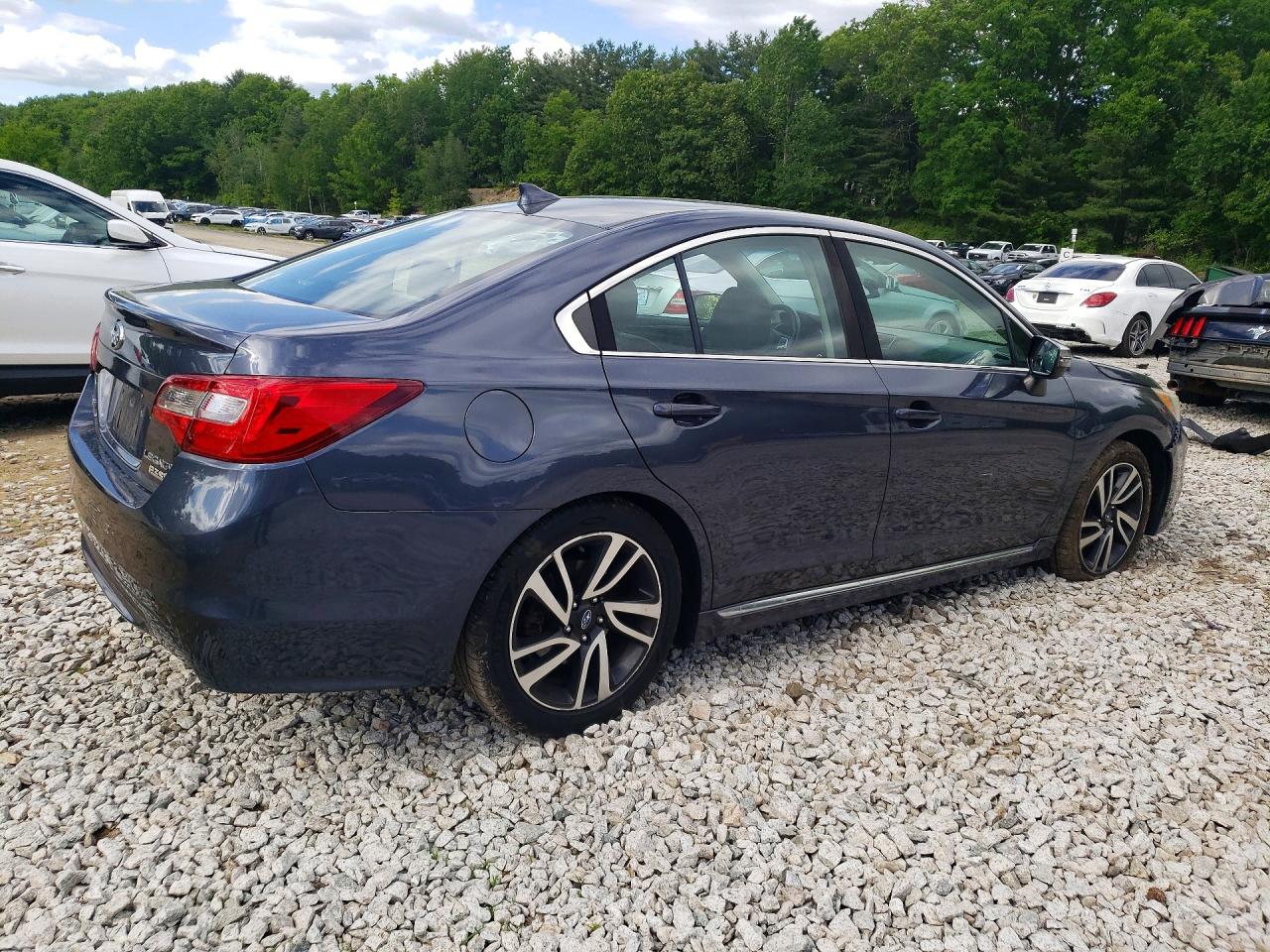 Subaru Legacy Sport