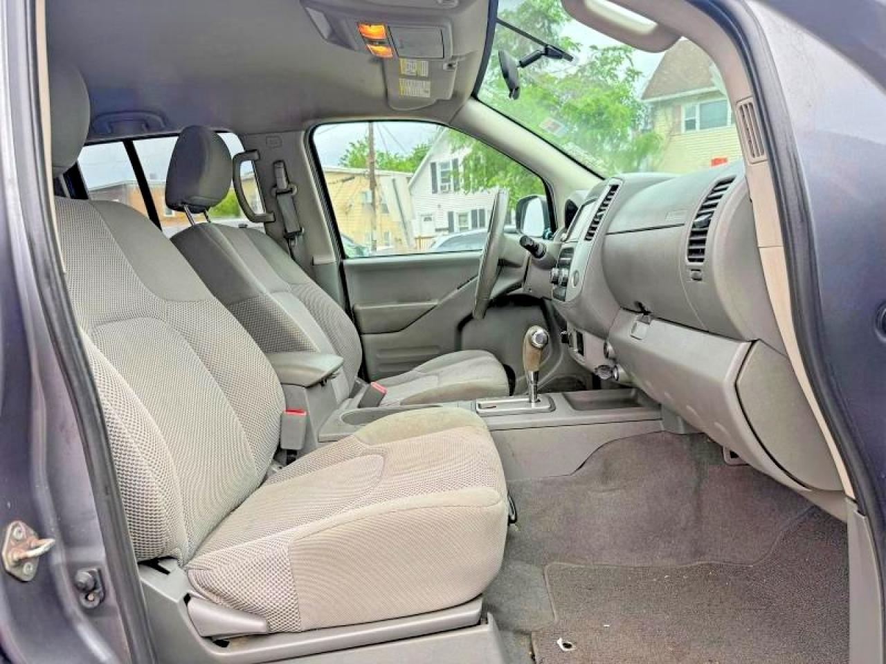Nissan Frontier Sv