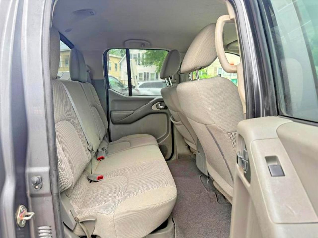 Nissan Frontier Sv