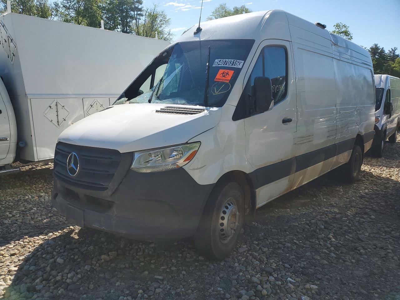 Salvage Mercedes-Benz Sprinter Image